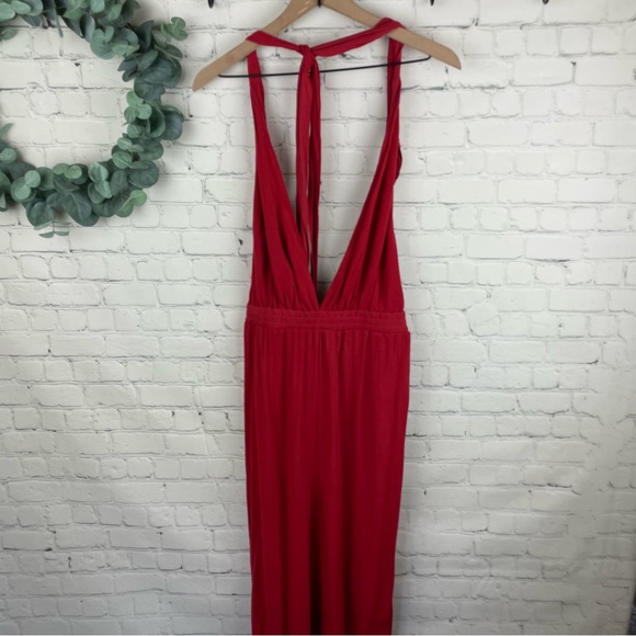 NEW LULUS Lolinda Berry Red Convertible Halter Jumpsuit Size Medium - Picture 4 of 10